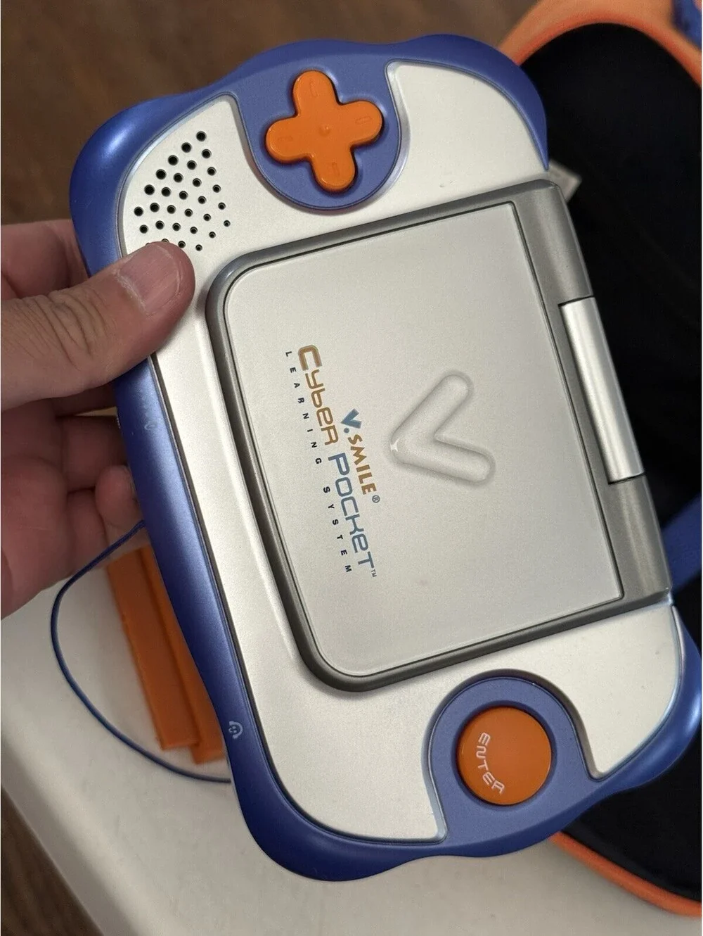 VTech V.Smile Cyber Pocket Handheld Electronic Learning System W/case, Game